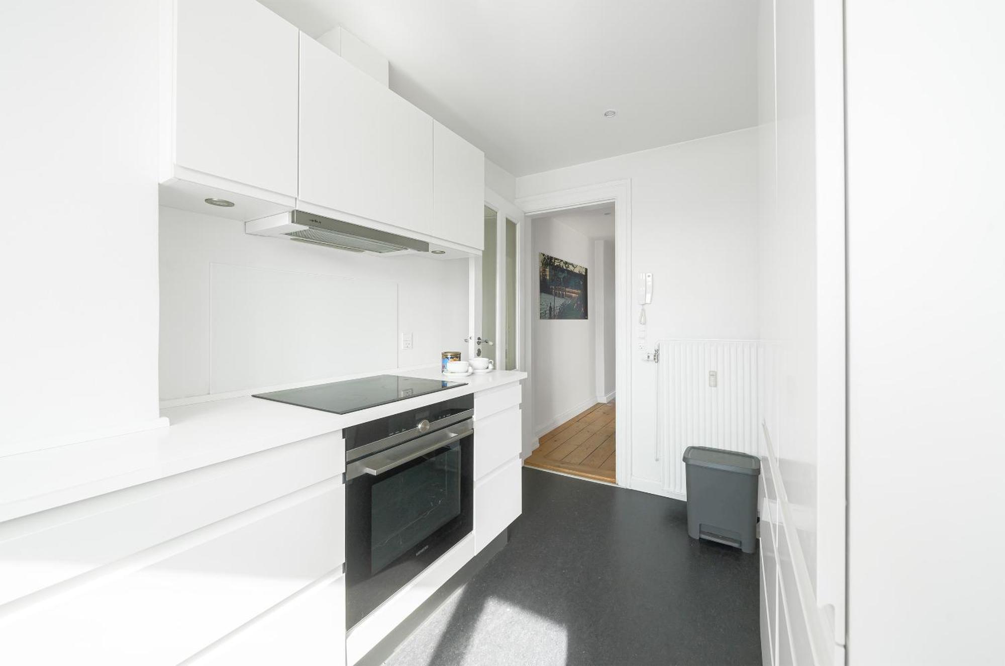 Great 3-bed In Fantastic Location Apartment *